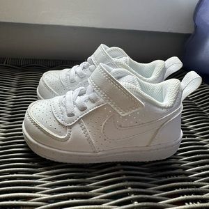 NWOT Nike court bourough